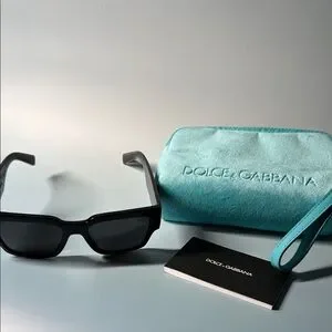 Dolce & Gabbana Black Sunglasses with Aqua Case & Box NIB

Made in Italy Dolce & Gabbana DG4482 Sunglasses 501/87 Black - eye-oo.com main image 2